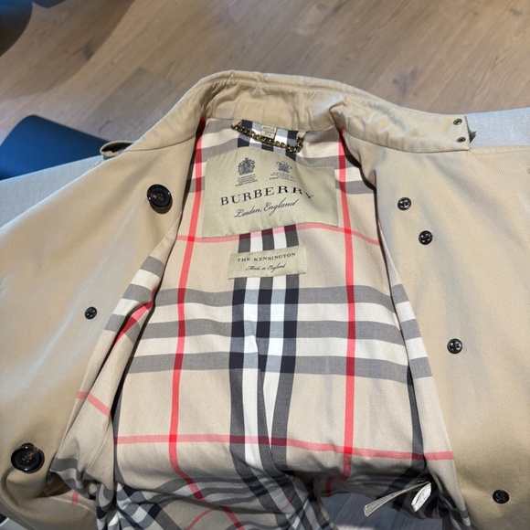 Burberry Honey Kensington Medium Trench Coat US4 - Picture 9 of 16